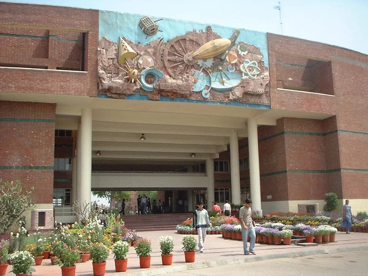 NETAJI SUBHAS UNIVERSITY OF TECHNOLOGY
